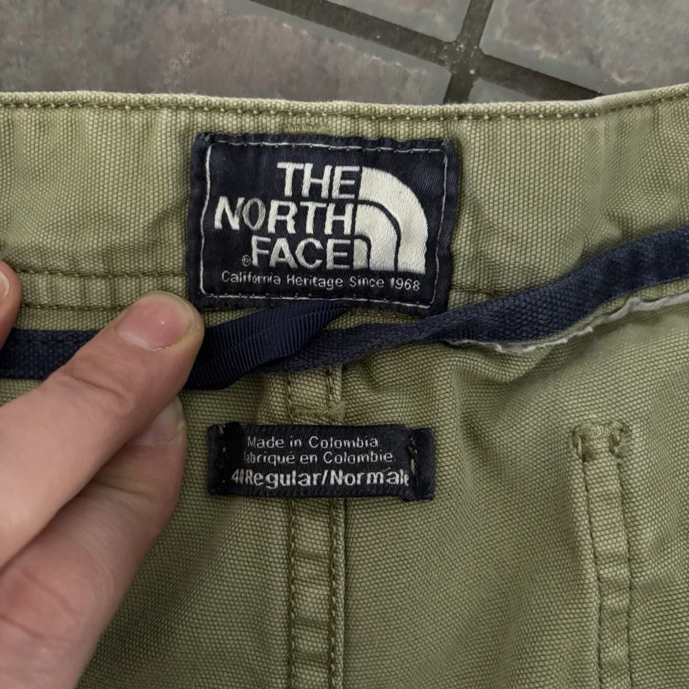 the north face Green Cargo Short Size‎ 40 Regular 100% Cotton